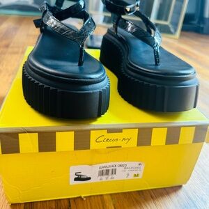 Circus by Sam Edelman Yellow Shoe Box